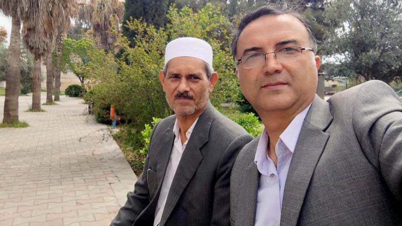 برادر حاج سید سعیدفر در کنار آتابای مسئول انجمننجات گلستان