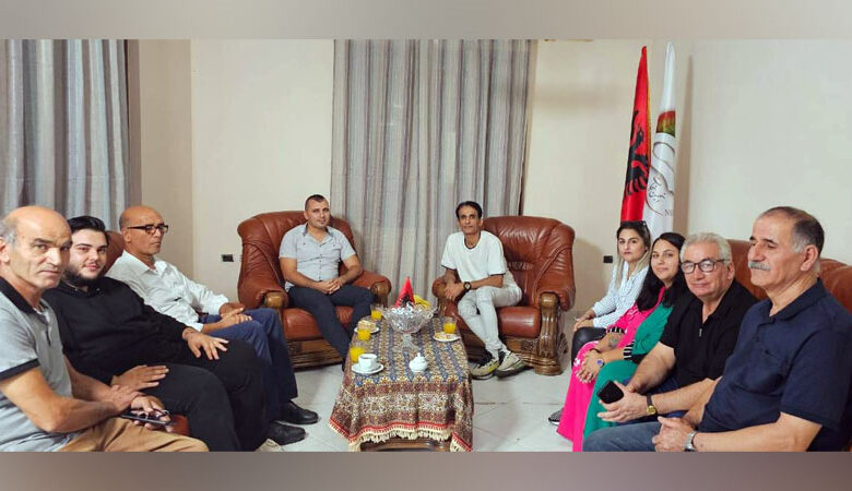 آلبانیا -نجات