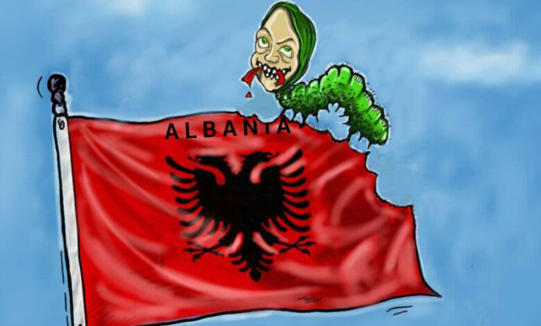 خداع في بقا علي البانيا