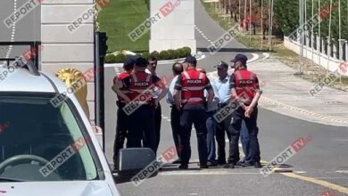 صورة الداخلية الألبانية: عملية هجوم الشرطة علی مقر زمرة المجاهدین الارهابية تمت وفقا للقوانين 
