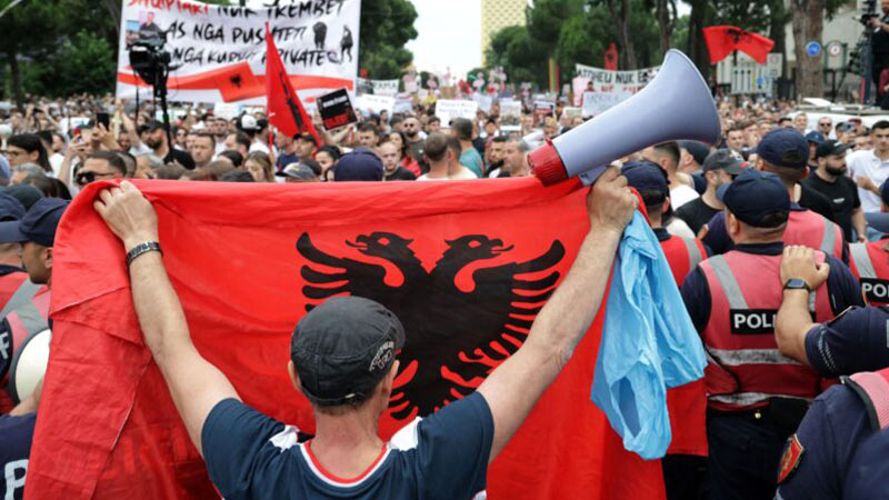 Pretests in Albania against the construction of a luxury resort near a protected natural area