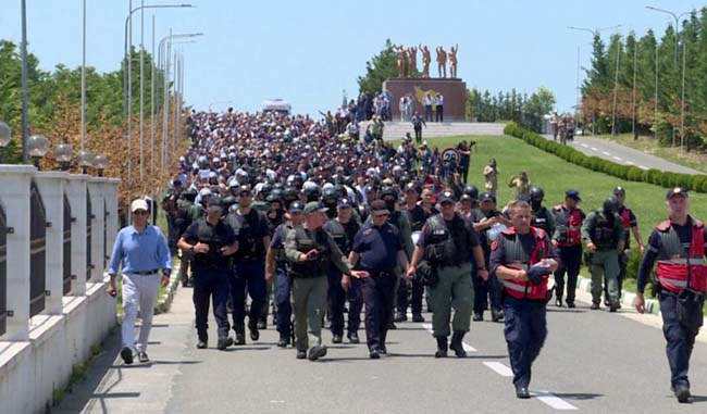 MEK Member Caught in Drone Footage While Burning Sensitive Documents