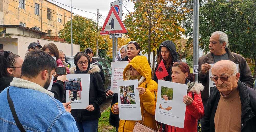 ASILA protest outside the Albanian immigration and border police