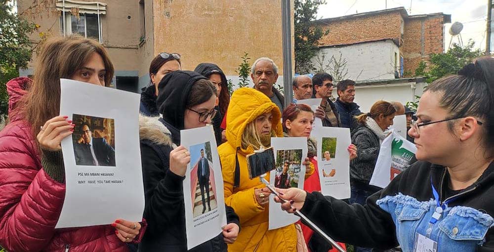 ASILA protest outside the Albanian immigration and border police