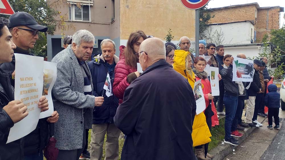 ASILA protest outside the Albanian immigration and border police