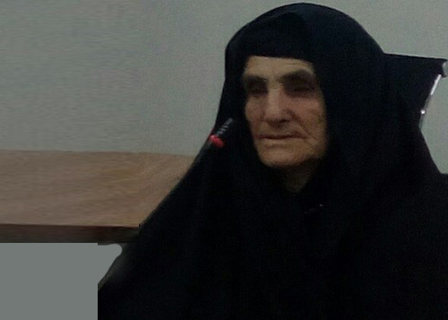 Kobra Pak Niat, the mother of Hojjat Azizi,