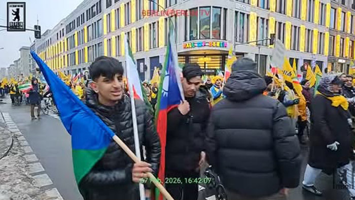 MEK's rented crowd Berlin