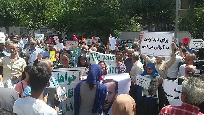 Nejat Society gathering in front of Turkey Embassy