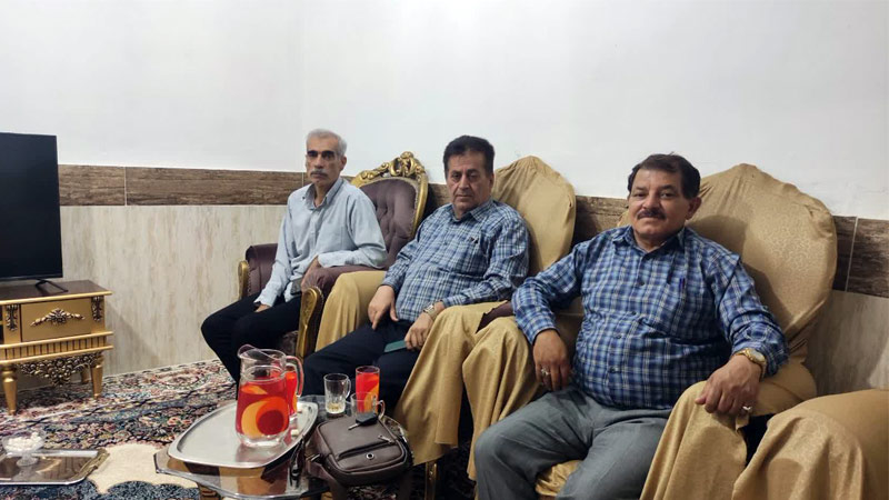 دیدار اعضای انجمن نجات خوزستان با خانواده محمود آبادی در آبادان