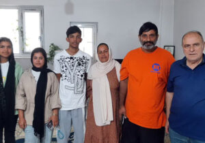 ملاقات اعضای انجمن نجات مازندران با فرزند عبدالحسین آهنگر طبقی