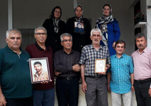 دیدار با خانواده ولیرضا اکبری کهنه سری عضو اسیر رجوی در آلبانی