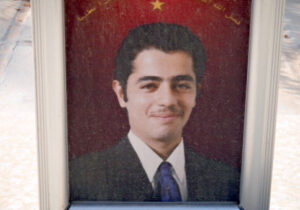 تصاویر مراسم یادبود یاسر اکبری نسب در تبریز