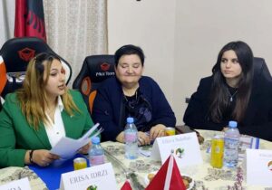 سخنرانی اریسا ادریسی در همایش روز جهانی زن در تیرانا