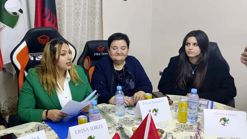 سخنرانی اریسا ادریسی در همایش روز جهانی زن در تیرانا