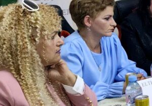 صحبتهای لیریه عباسی در همایش روز جهانی زن در تیرانا