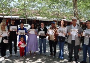 گزارش سایت آلبانیا پست از توزیع بروشورهای روشنگرانه اعضای انجمن آسیلا