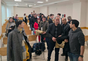 حضور اعضای انجمن نجات آلبانی در کلیسای Jezu Krishtit