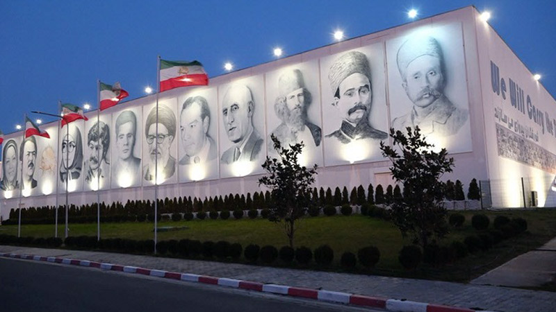 این کجا و آن کجا؟