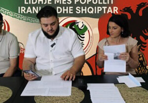 کنفرانس انجمن نجات آلبانی به مناسبت روز جهانی مادر