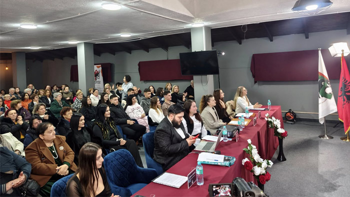 روایت تکان‌دهندۀ کنفرانس “خشونت علیه زنان” در تیرانا