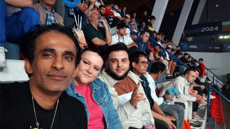 اعضای انجمن نجات آلبانی، حامی کشتی گیران ایرانی در تیرانا