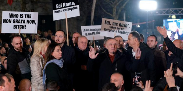 اعتراضات مردم آلبانی علیه فقر و فساد