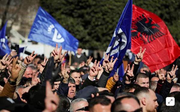 اعتراضات مردم آلبانی علیه فقر و فساد