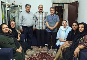 دیدار مسئول انجمن نجات گیلان با خانواده حمید علی اکبری گرفتار در کمپ مجاهدین خلق