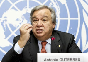 از دولت آلبانی بخاطر عدم پایبندی به اجرای تعهدات بین المللی شکایت داریم