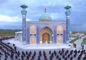 مضحکه ساخت مسجد در اسارتگاه مانز واقع در آلبانی