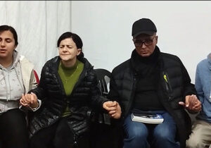 شرکت اعضای آسیلا در مراسم مذهبی کلیسای تیرانا و اهدای کتاب