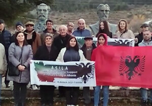 دیدار اعضای انجمن آسیلا از موزه نعیم فراشیری در شهر پرمیت آلبانی