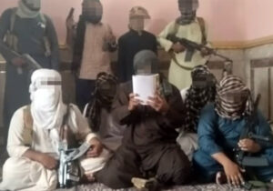 نمایش سلاح کانون‌های شورشی، تداوم تعهد به مبارزه خشونت آمیز