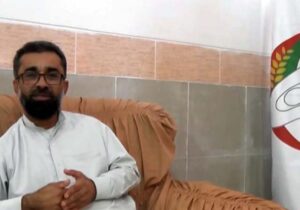 عبدالمالک به زندگی برگرد