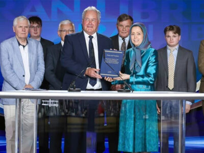 رابطه بلکمن با مجاهدین خلق باید مورد بررسی قرار گیرد