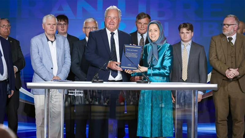 رابطه بلکمن با مجاهدین خلق باید مورد بررسی قرار گیرد