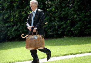 جان بولتون حامی مجاهدین خلق در مظان اتهام اف بی آی