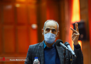 اردشیر درویشی: با دمپایی خیس به سر و صورت من می‌زدند