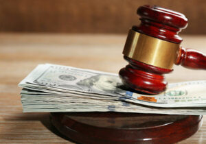 دادگاه های نمایشی و حقوق بشر فرمایشی