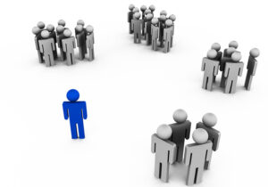 فرقه، مستقل از جامعه