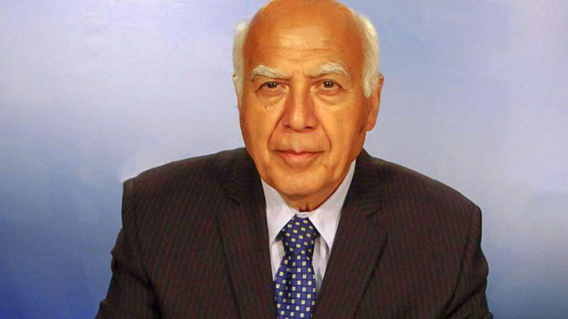 عباس داوری کیست؟