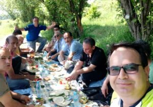 طعم خوش آزادی، خارج از سیاج های اشرف ۳