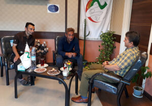 اینگونه بود که ده سال از عمرمان را در اسارت گذراندیم