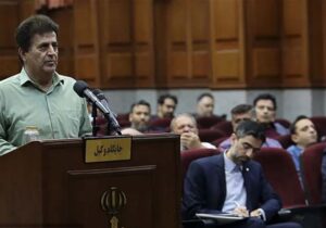 حضور علی اکرامی در جلسه یازدهم دادگاه رسیدگی به اتهامات مجاهدین خلق