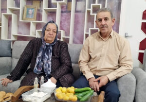 دیدار اعضای انجمن نجات اصفهان با مادر علی فاتحی