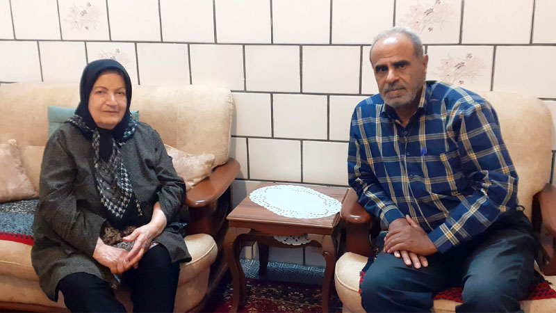 ملاقات مسئول انجمن نجات اراک با مادر مصطفی قائدی