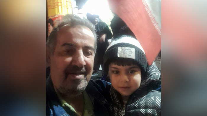 جمشید قلعه سری به همراه فرزندش