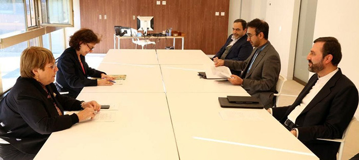 ارائه طوماری با ۱۲ هزار امضا از خانواده های قربانی تروریسم مجاهدین خلق به میشل باشلت