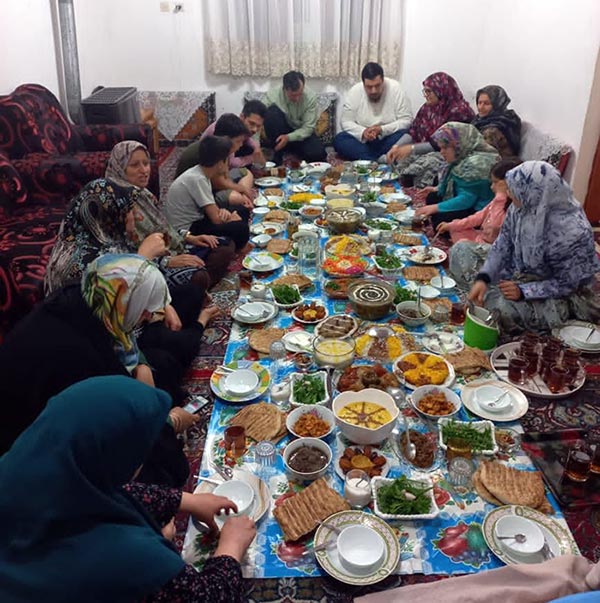 افطار خانواده قلیزاده