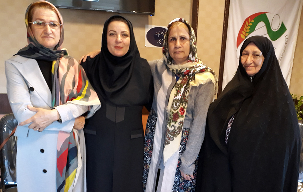 دیدار صمیمی انجمن نجات با شماری از خانواده های چشم انتظار گیلان